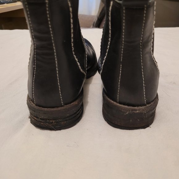 Urban Outfitters black chelsea boot - Picture 5 of 11